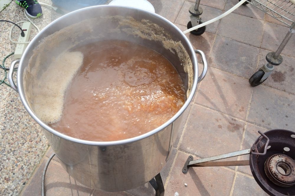 The Simplest Way to Make Beer at Home